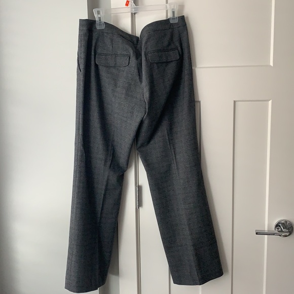 Grey pinstripe women’s suit - Picture 8 of 9